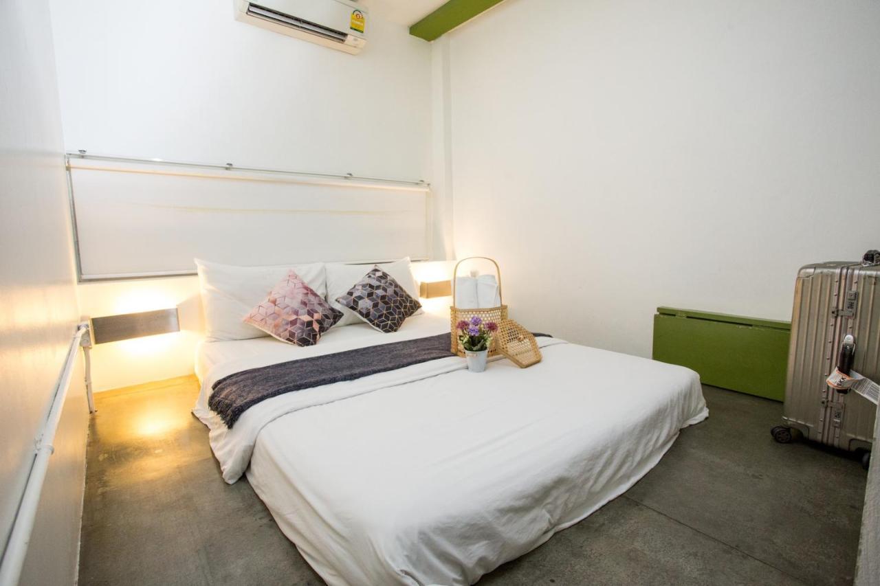 Qilombo Hostel Silom - Hq Bangkok Exterior foto